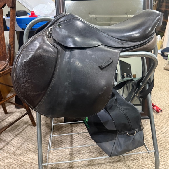 Cardinal 18in Saddle - Picture 1 of 4